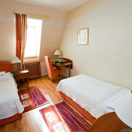 Goecsej Palatinus Etterem Es Panzio Zalaegerszeg