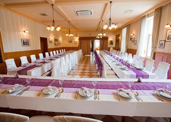 Goecsej Palatinus Etterem Es Panzio