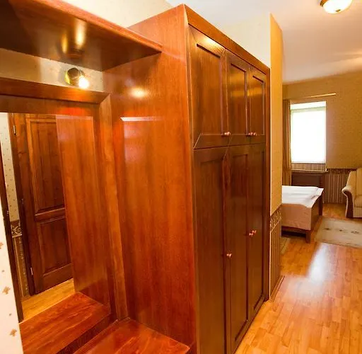 Aparthotel Goecsej Palatinus Etterem Es Panzio